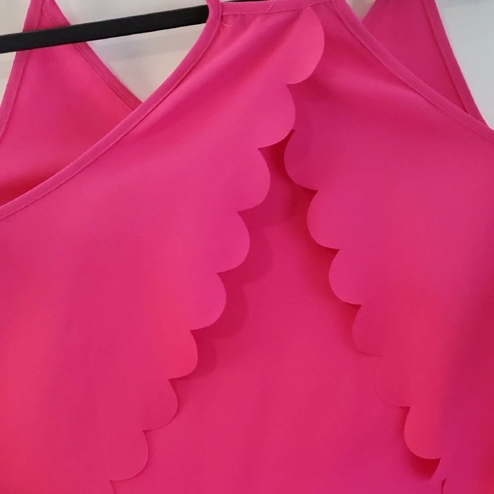 SHEIN Vibrant Pink Scalloped Camisole - Picture 3 of 4